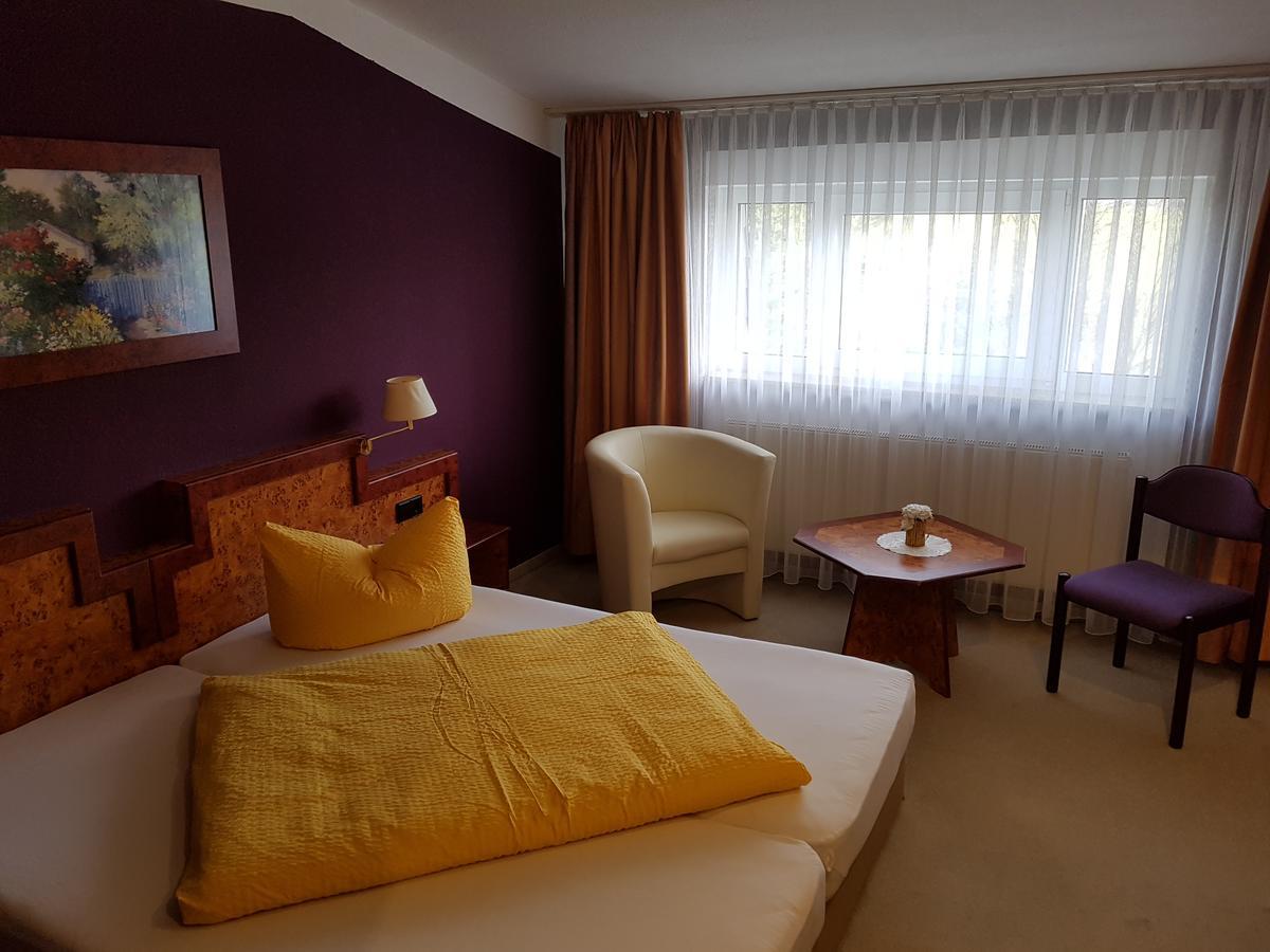 Landhotel Trampe ภายนอก รูปภาพ